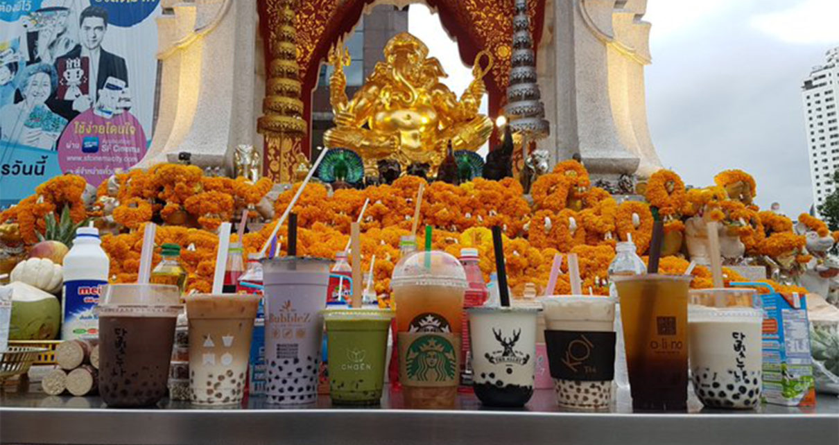 Viral Bubble Tea Dijadikan Sajen di Kuil Thailand