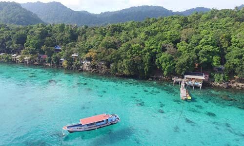 25 Tempat Wisata di Indonesia dengan Pemandangan Indah