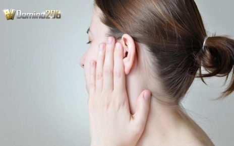 Ketahui Penyebab di Balik Telinga Bau
