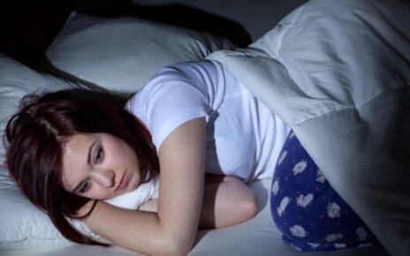 5 Cara Mengatasi Kebiasaan Terbangun Tengah Malam