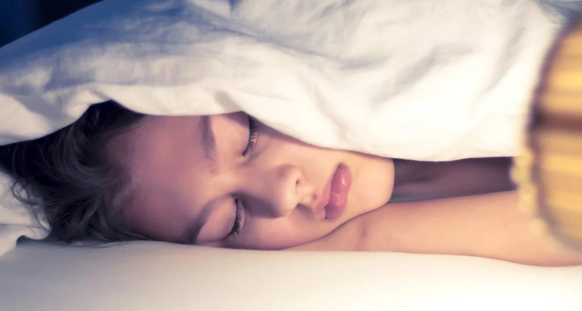6 Manfaat Membiasakan Diri Tidur Tanpa Bantal