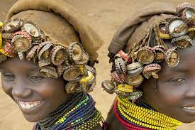 Mengenal Dassanech, Suku di Afrika yang Pakai Perhiasan dari 'Sampah' Agar  Terlihat Cantik - Boombastis
