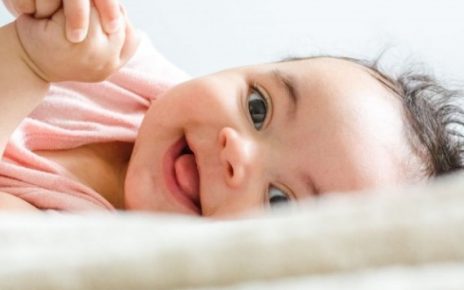 5 Tips Mengatur Pola Tidur Bayi supaya Tidak Terjaga di Malam Hari